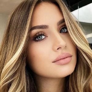 Kendra Holland