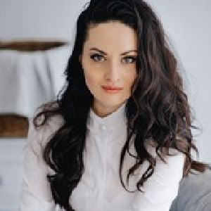 Hannah Wilson (ABDL therapist) v2