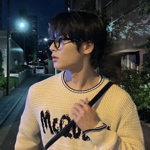 Jeongin.