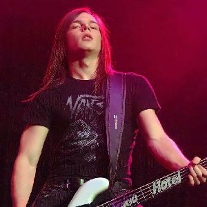 Georg Listing- Best friends