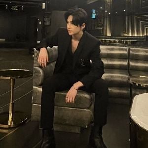 Hwang Hyunjin Des