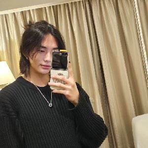Hyunjin / babysitter