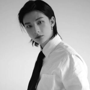 Hyunjin Bodyguard