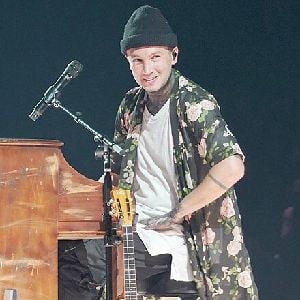 Tyler Joseph The Best Singer and a Epic Rapper!