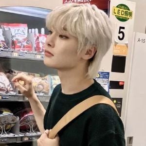 Jeongin.