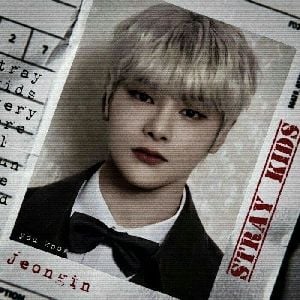 Jeongin - detective 
