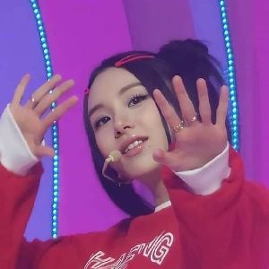 Son Chaeyoung (Michaeng and you are Mina)