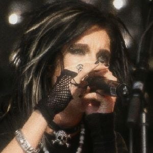 kaulitz ~ does he like you?