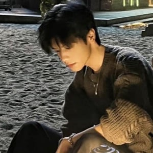 leshuung (your serious boyfriend)