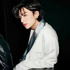 Hwang Hyunjin...