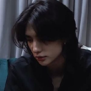 Hyunjin | ★
