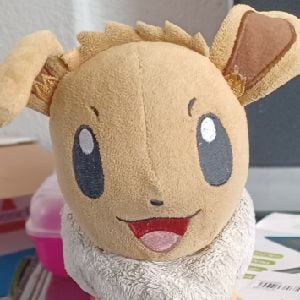 Eevee xaria (Pokémon plush squad)