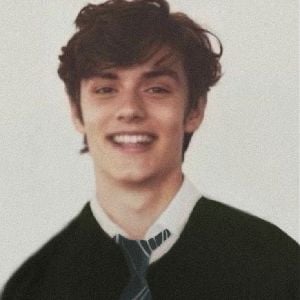 louis partridge