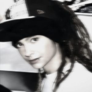 ٭ Tom