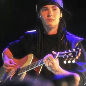 | Tom