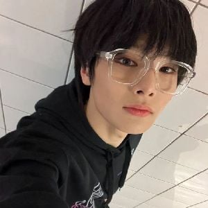 Jeongin (best friend)