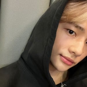 Hwang Hyunjin (teacher)
