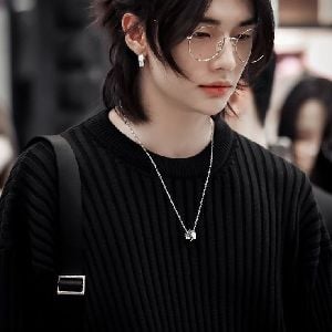 hyunjin (cafeteria boy :)