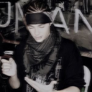 ✯ | | Tom