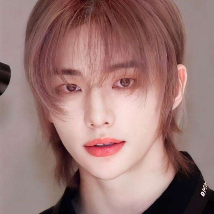 Hyunjin-[fan]
