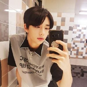 ⋰˚☆ hwang hyunjin !