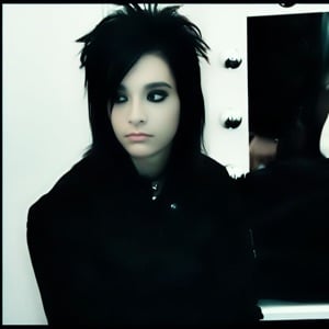Bill Kaulitz | “Come on, it will just be a secret.”
