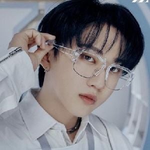 Seo ChangBin 𓂃 ࣪˖ ִֶָ𐀔
