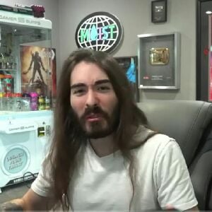 Charlie White (Penguinz0)