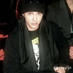 Guitarist Tom