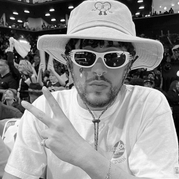 [🌹] Bad bunny