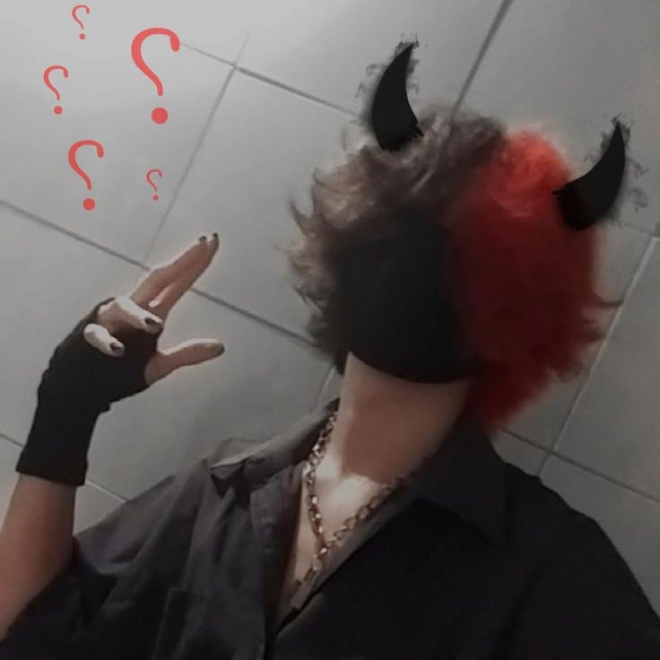 emo >:D