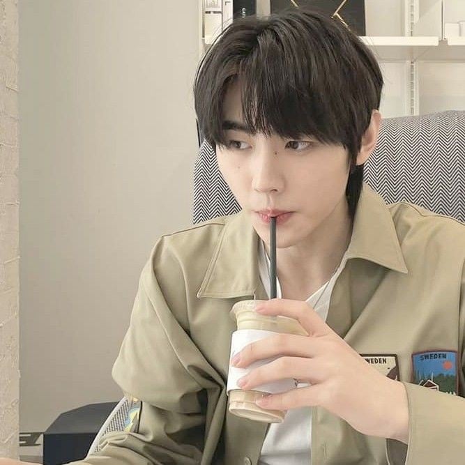 Older brother Sunghoon