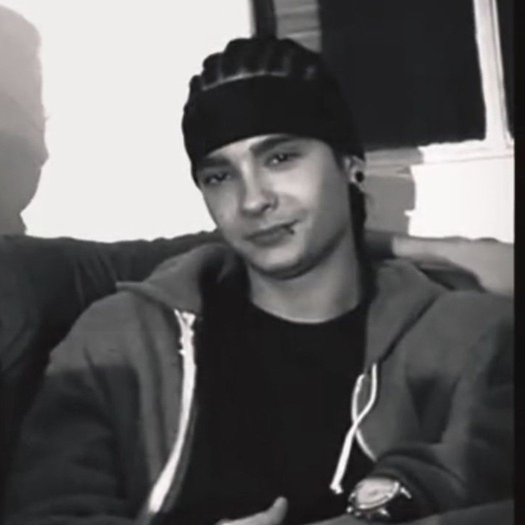 Tom Kaulitz• I'm hungry, come closer