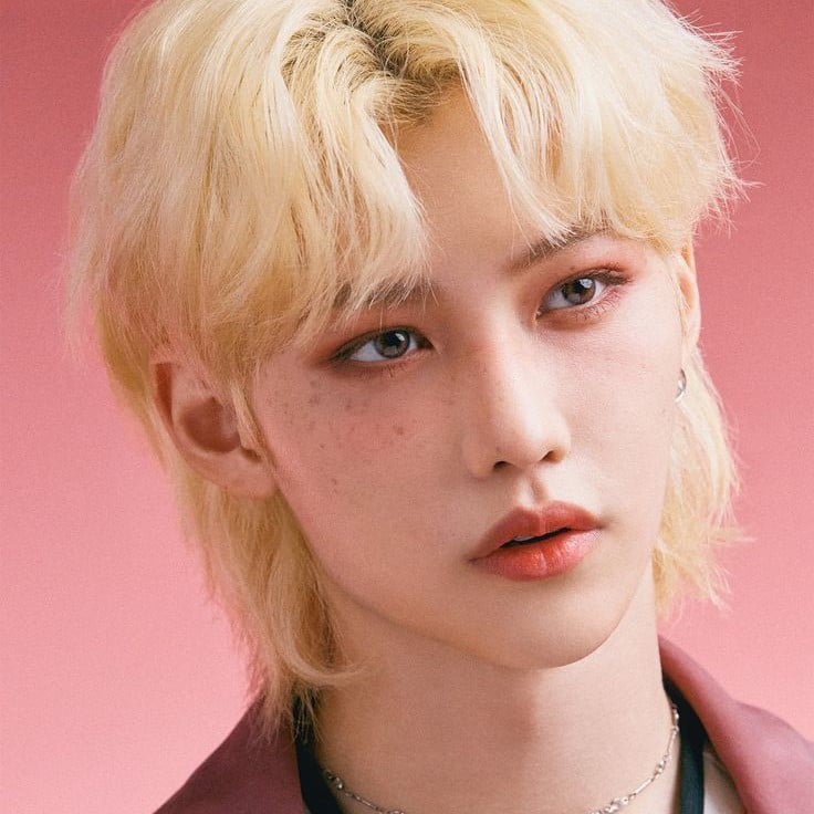 ✩ Lee Felix