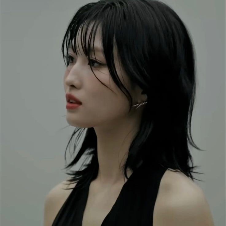Hirai Momo