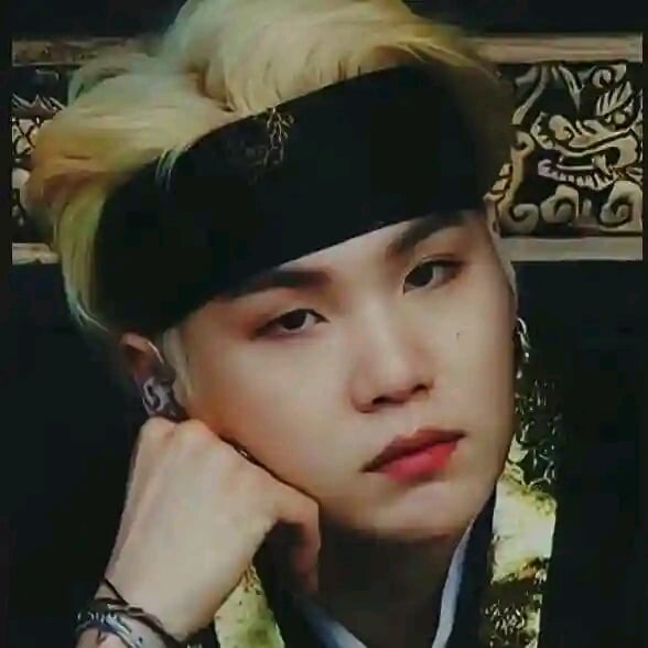 yoongi (suga)