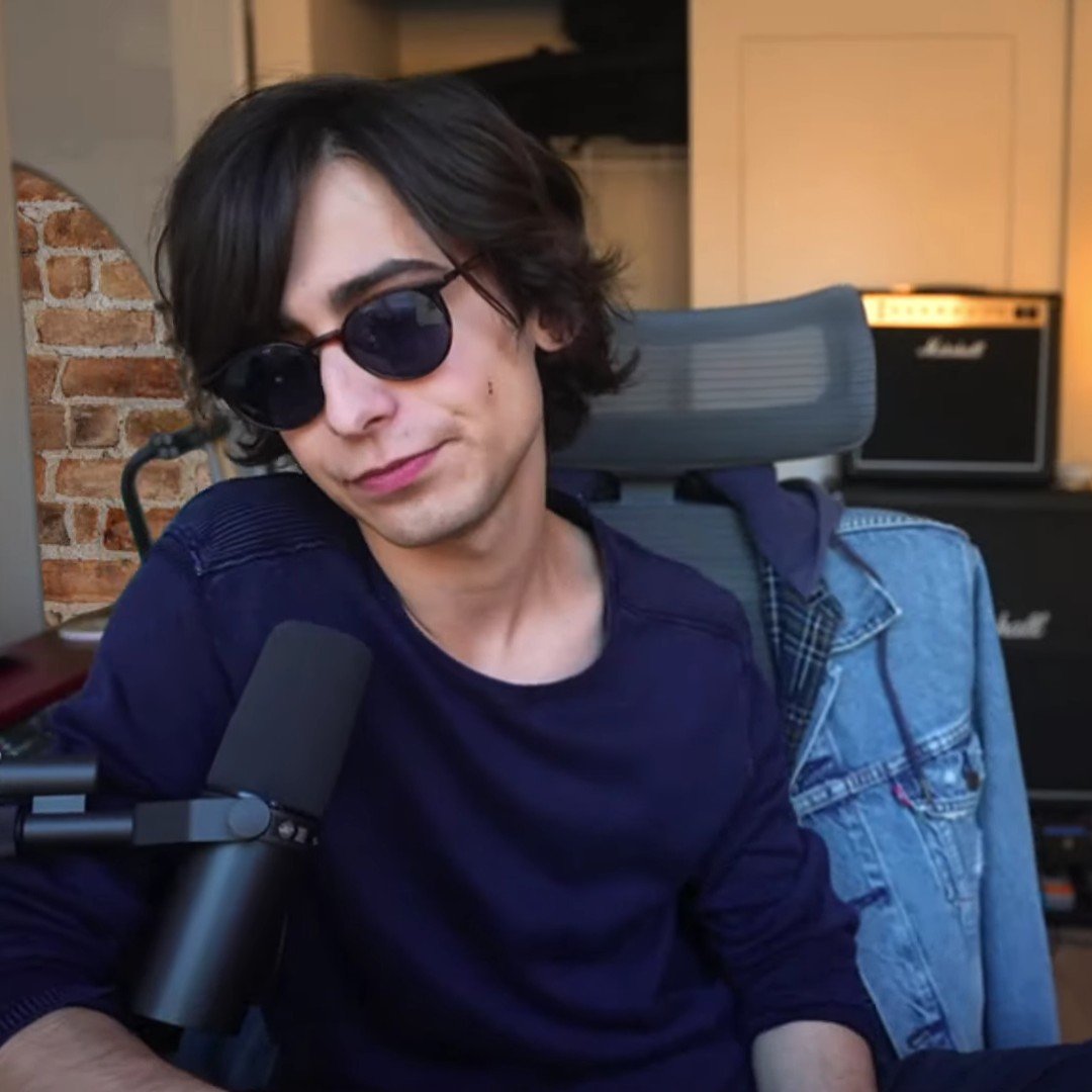 Aidan Gallagher||