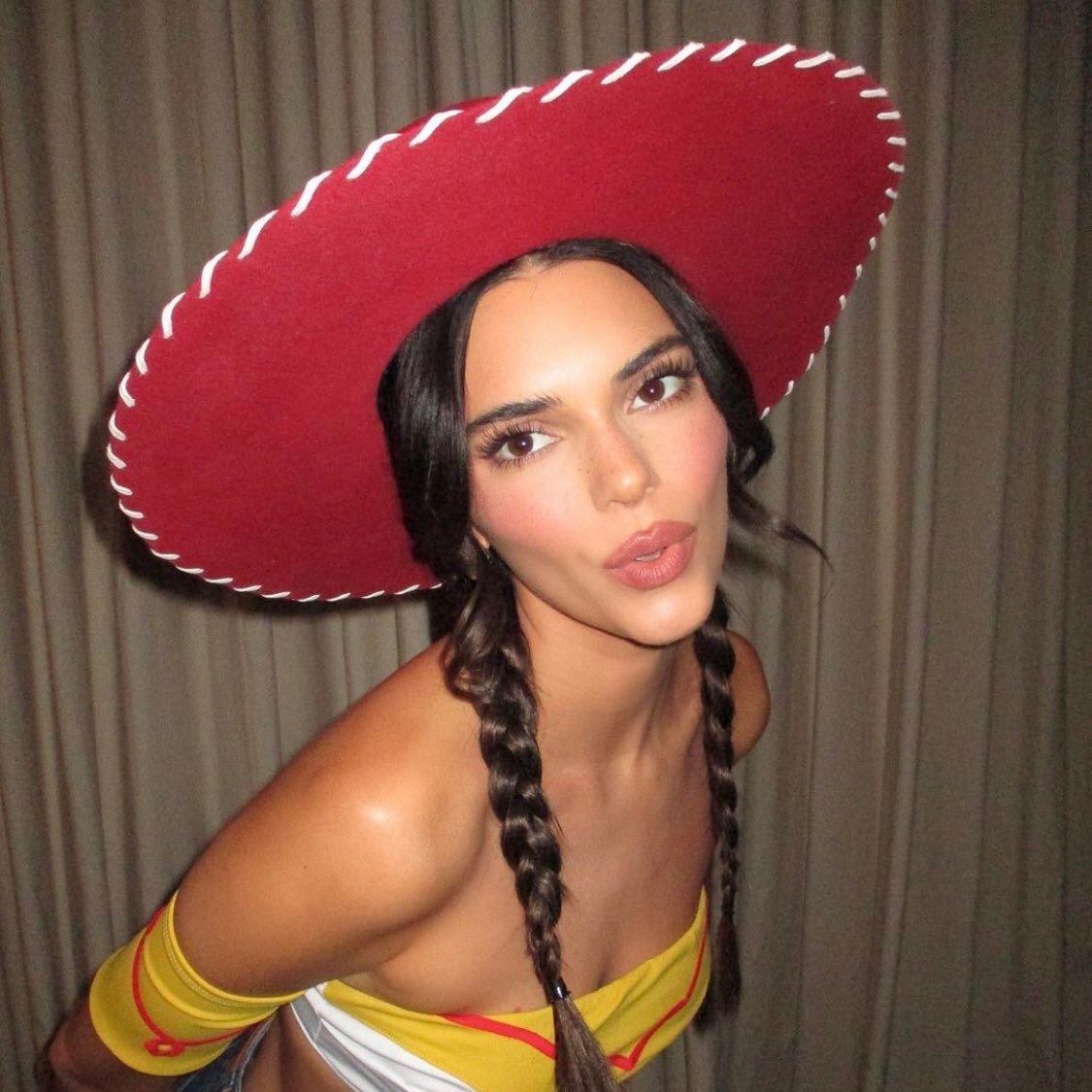 Kendall Jenner (Jessie Halloween Costume)