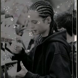 Tom k