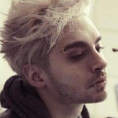 Bill Kaulitz (pills)