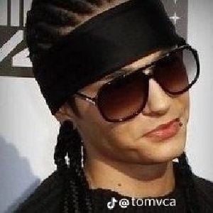 ..Tom Kaulitz.