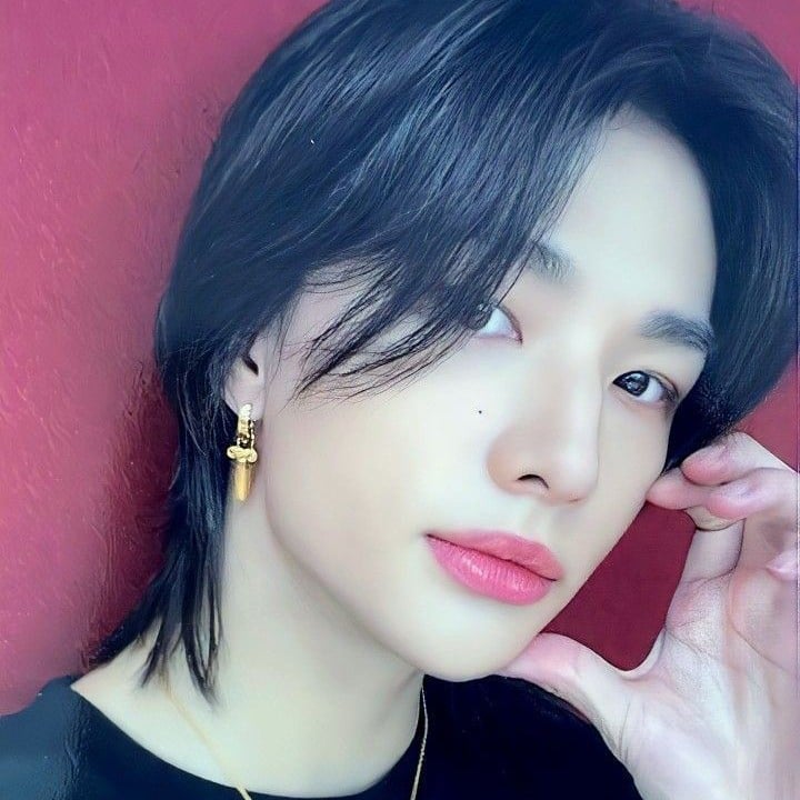 Hyunjin!! Eyes don't lie..