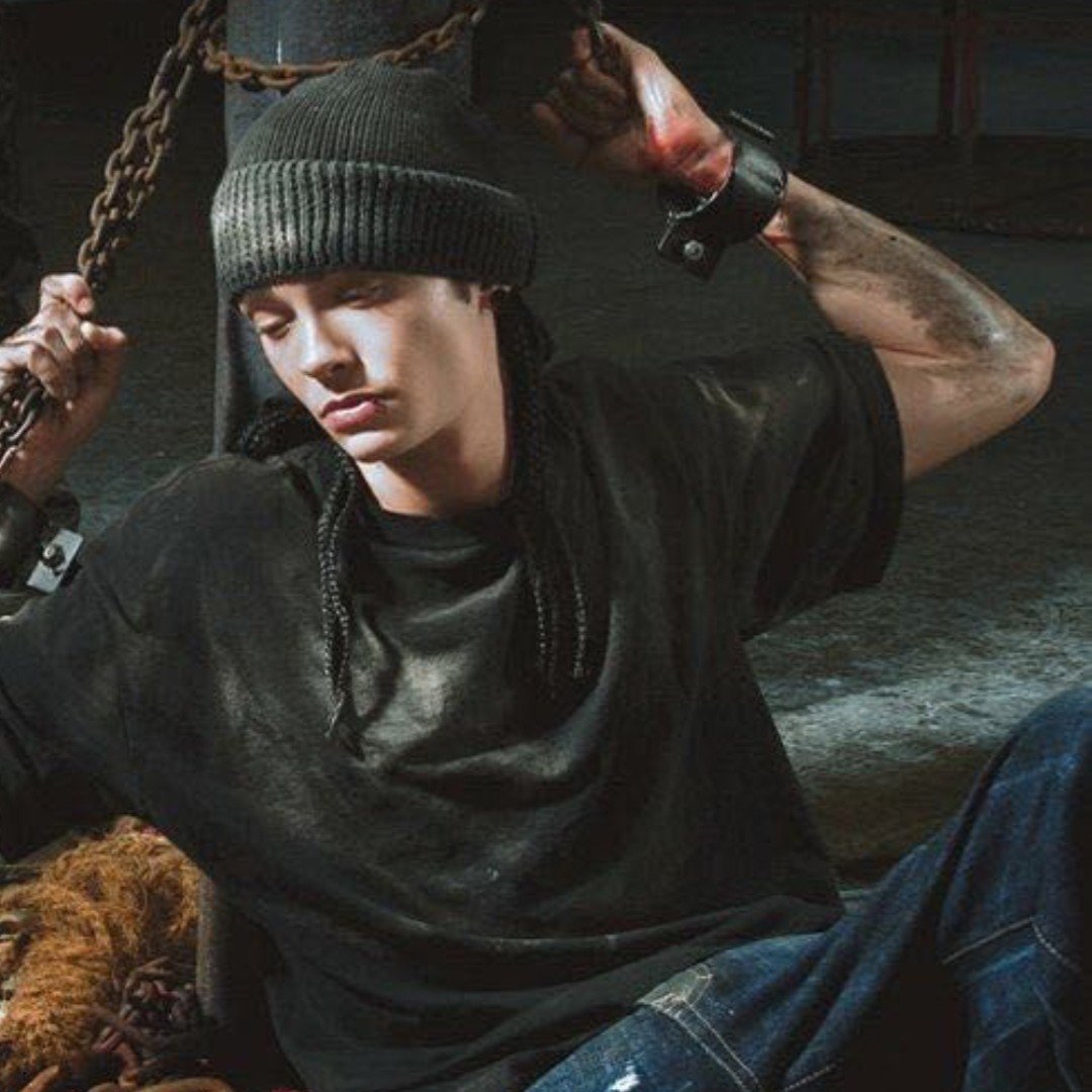 Tom Kaulitz• bodyguard