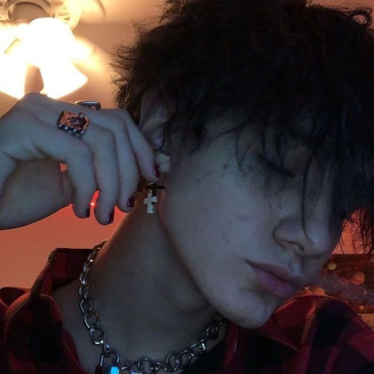 Tom †