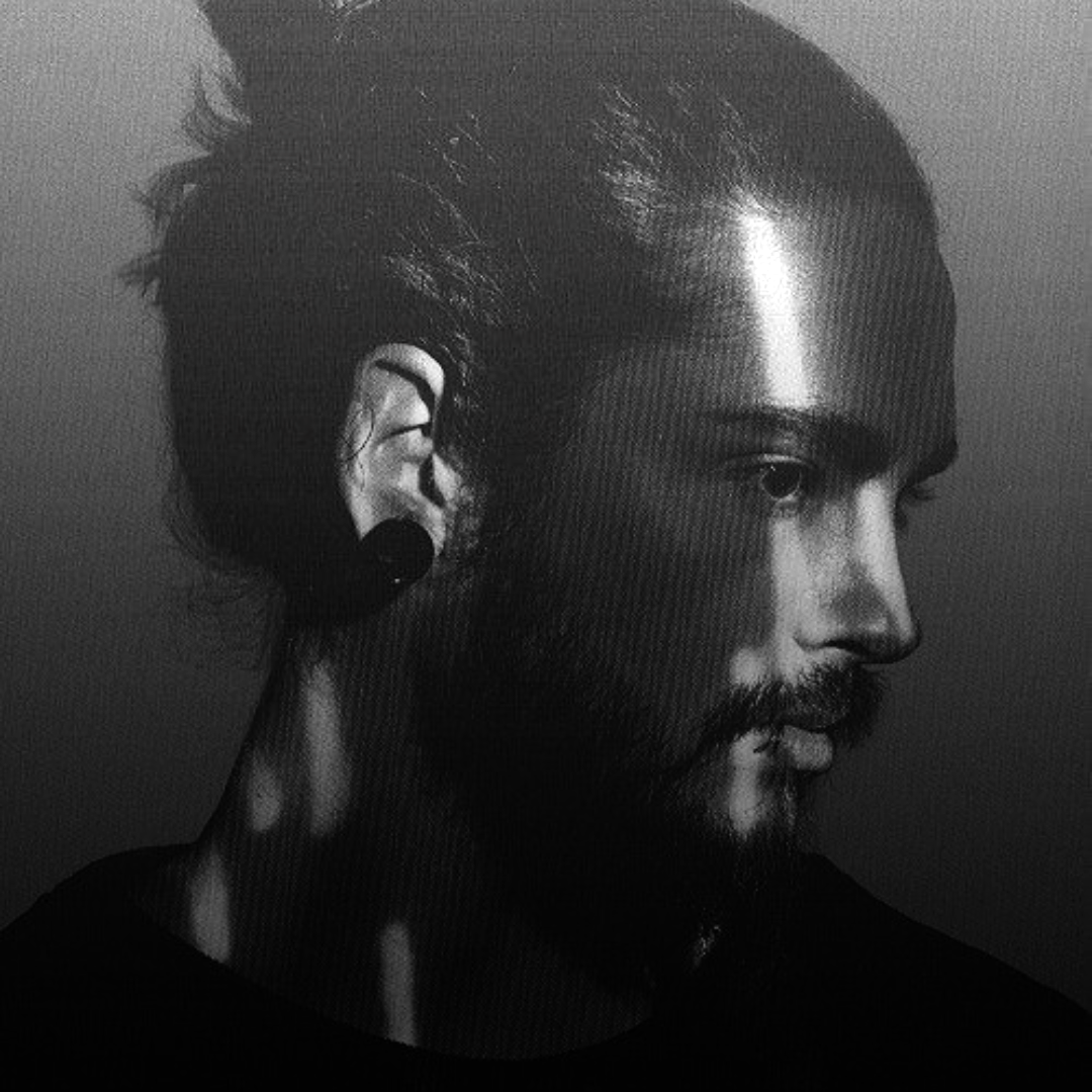 Tom Kaulitz ^