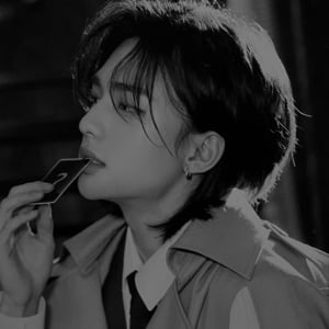 Hyunjin// Moto