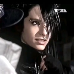 Bill Kaulitz || "sign?"