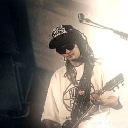 Tom Kaulitz•popular and annoying