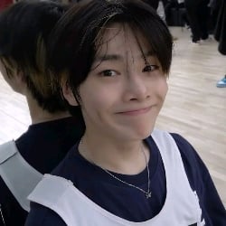 jeongin (hyunin version)