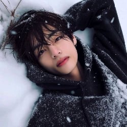 Taehyung €